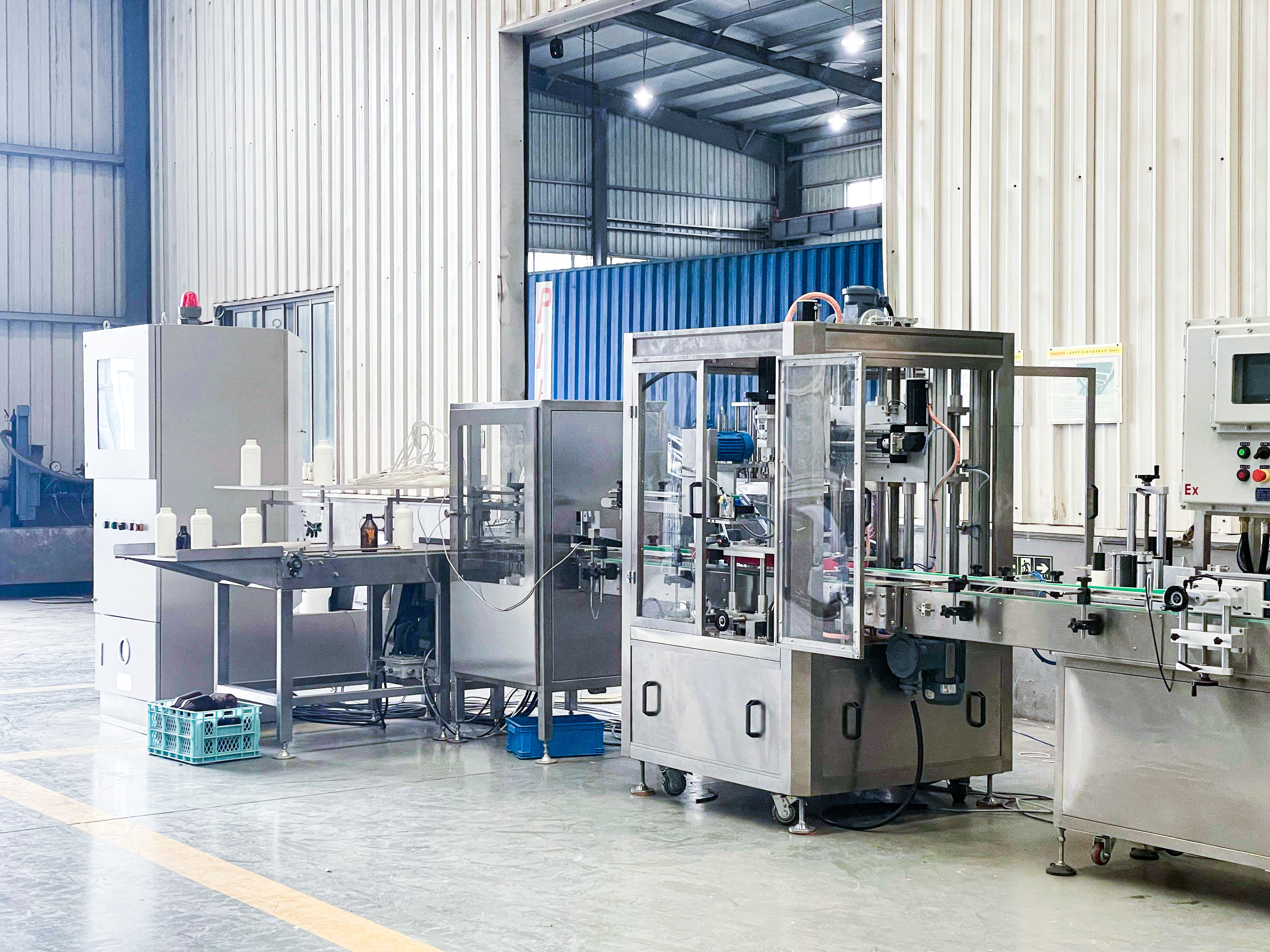 250-500ml Fully Automatic Small Bottle Filling Machine with SS304/SS316 Construction and 1000-2000 BPH Speed